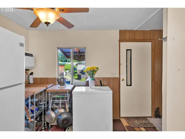 400 N MILL ST, Creswell, OR 97426