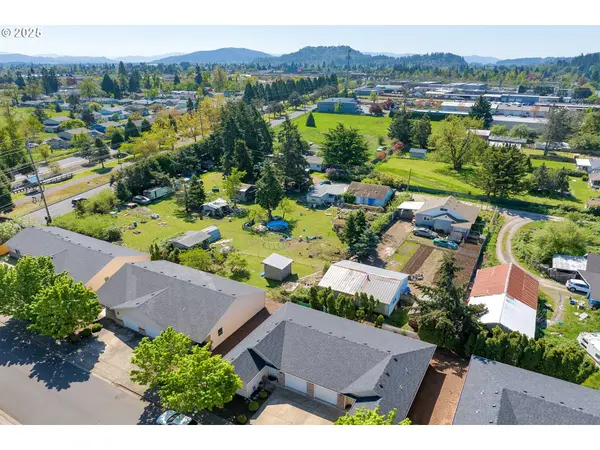2165 LAURA ST, Springfield, OR 97477