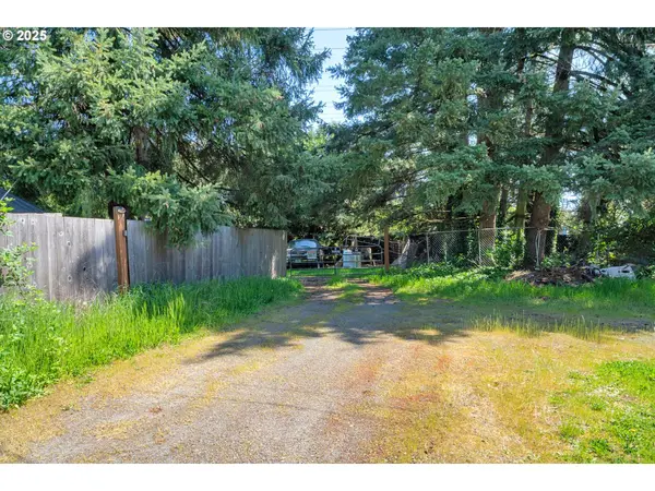 2165 LAURA ST, Springfield, OR 97477