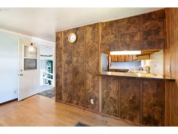 7080 THURSTON RD #2, Springfield, OR 97478