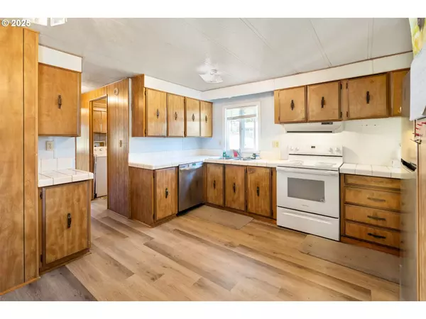 7080 THURSTON RD #2, Springfield, OR 97478