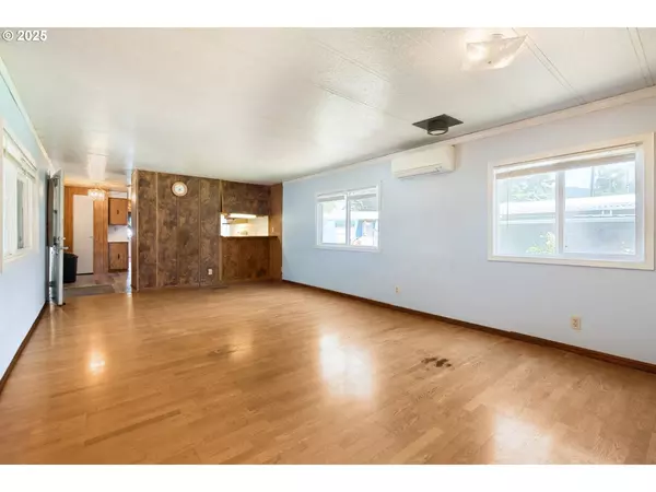 7080 THURSTON RD #2, Springfield, OR 97478