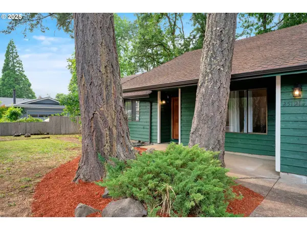 25191 BERRY LN, Veneta, OR 97487