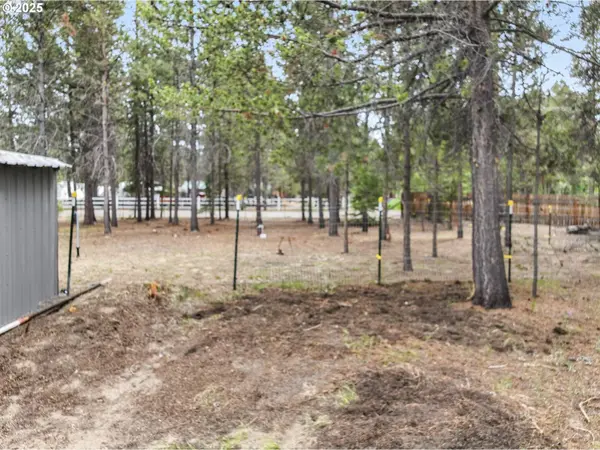 16076 BLACKFEATHER LN, La Pine, OR 97739
