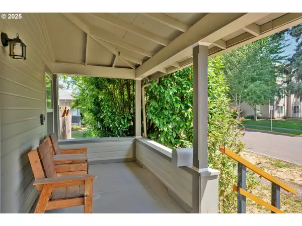 157 E ELMORE ST, Lebanon, OR 97355