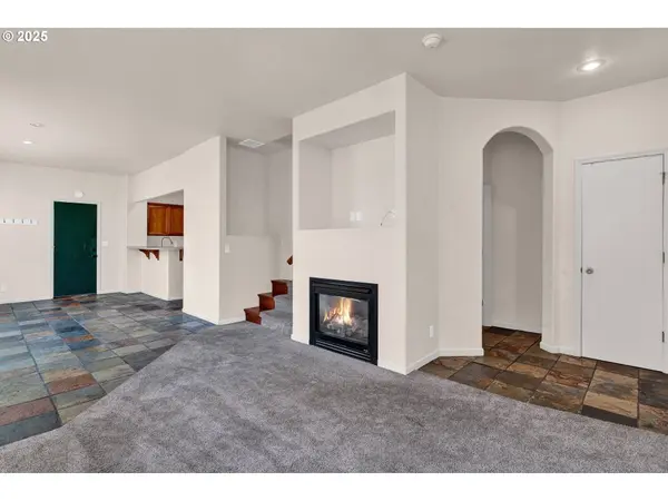 1649 RILEY LN, Eugene, OR 97402