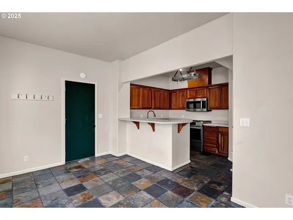 1649 RILEY LN, Eugene, OR 97402