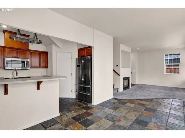 1649 RILEY LN, Eugene, OR 97402
