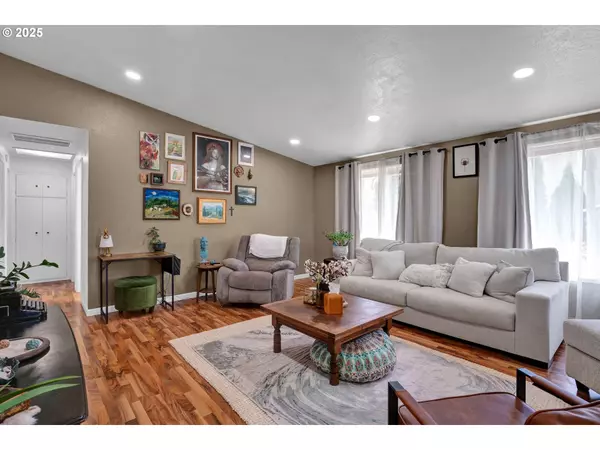 6073 BETHEL LOOP, Albany, OR 97321