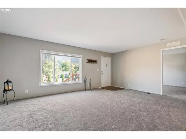 48121 WILLAMETTE WAY, Oakridge, OR 97463
