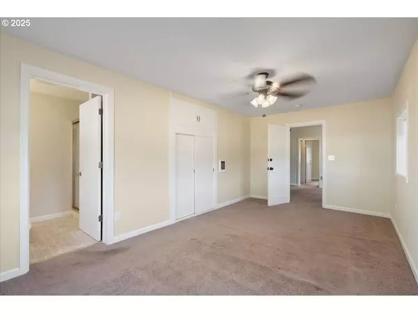 47578 SCHOOL ST, Oakridge, OR 97463