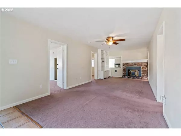 47578 SCHOOL ST, Oakridge, OR 97463