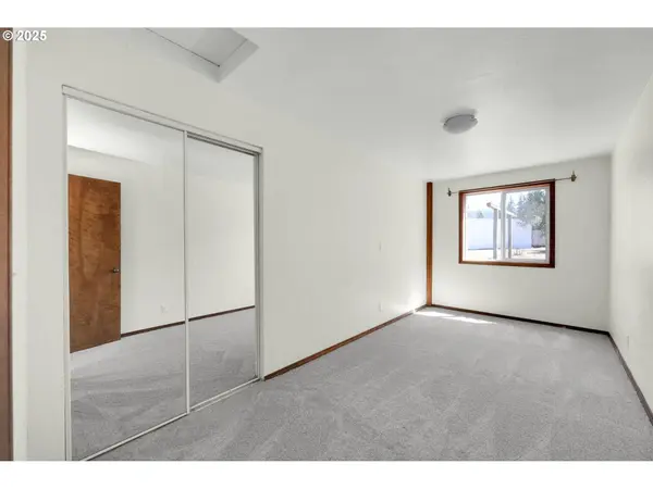 36250 ENTERPRISE RD, Creswell, OR 97426