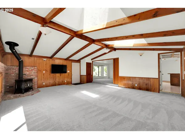 36250 ENTERPRISE RD, Creswell, OR 97426