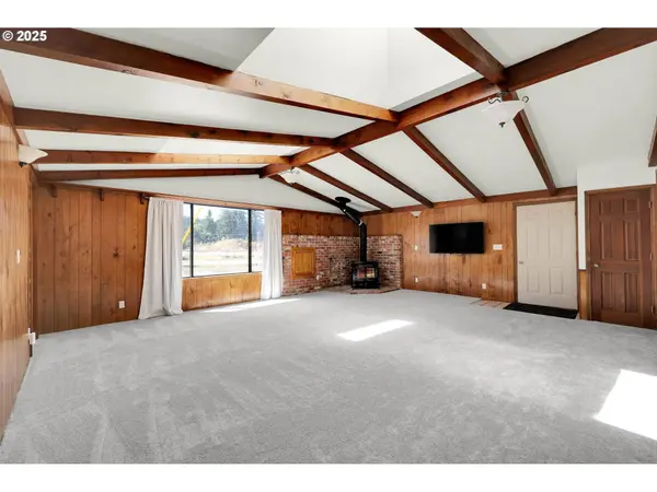 36250 ENTERPRISE RD, Creswell, OR 97426