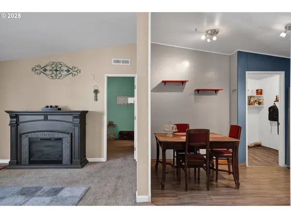 700 N MILL ST #75, Creswell, OR 97426