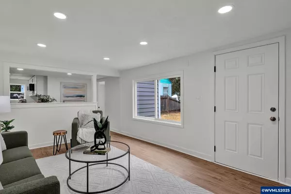 1330 Hawthorne St, Sweet Home, OR 97386