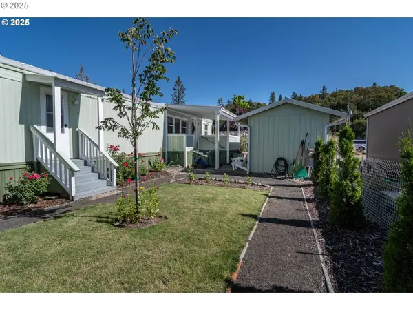 201 NE Peggy AVE #7, Roseburg, OR 97470