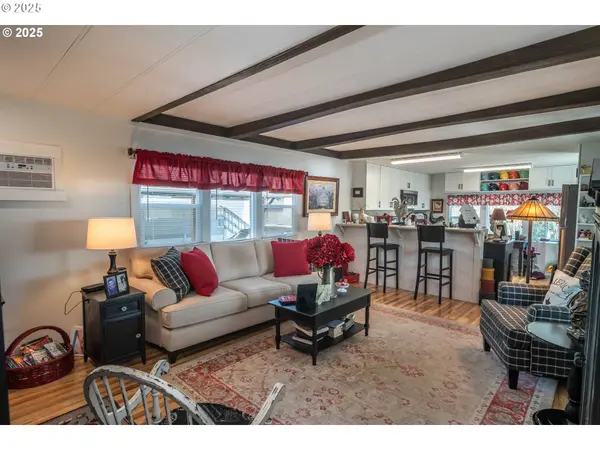 201 NE Peggy AVE #7, Roseburg, OR 97470