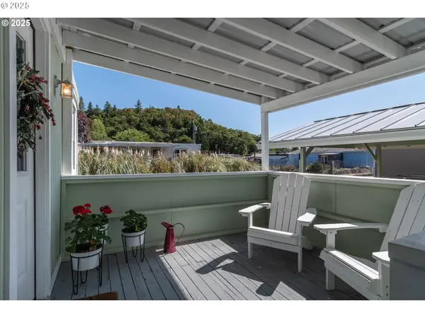 201 NE Peggy AVE #7, Roseburg, OR 97470