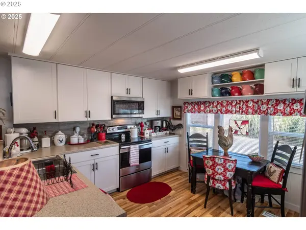 201 NE Peggy AVE #7, Roseburg, OR 97470