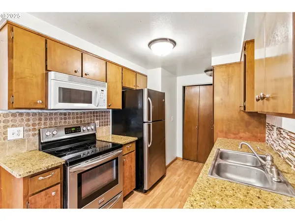 810 BIRCH ST, Junction City, OR 97448