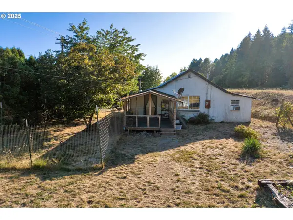 43835 MCKENZIE HWY, Walterville, OR 97489