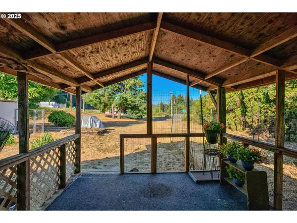 43835 MCKENZIE HWY, Walterville, OR 97489