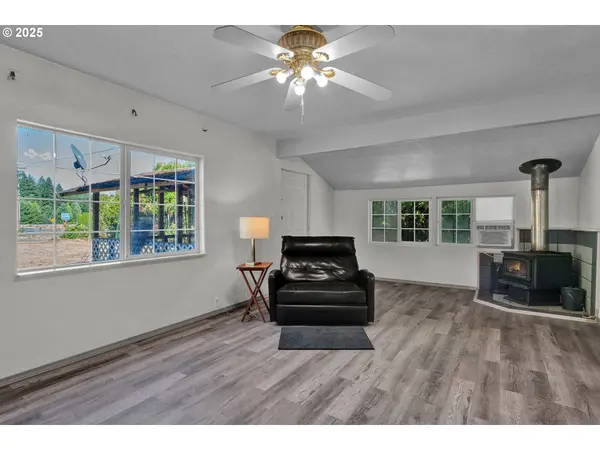 43835 MCKENZIE HWY, Walterville, OR 97489