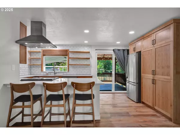 3153 NE DOUGLAS AVE, Roseburg, OR 97470