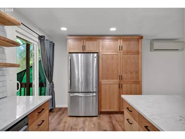 3153 NE DOUGLAS AVE, Roseburg, OR 97470