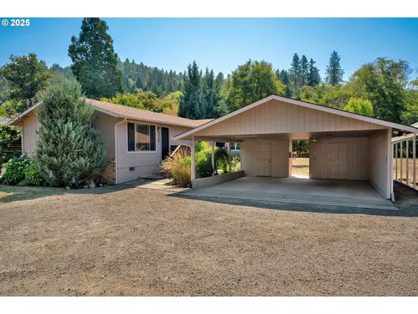 3153 NE DOUGLAS AVE, Roseburg, OR 97470