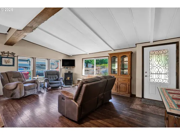 83218 TERRITORIAL HWY, Eugene, OR 97405