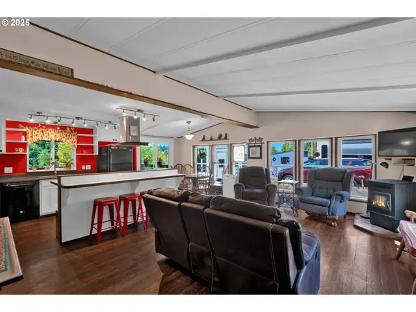 83218 TERRITORIAL HWY, Eugene, OR 97405