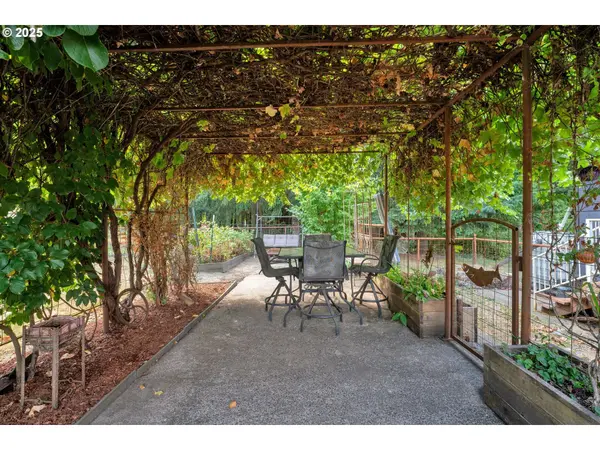 83218 TERRITORIAL HWY, Eugene, OR 97405