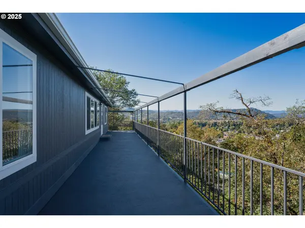 2545 W MILITARY AVE, Roseburg, OR 97471
