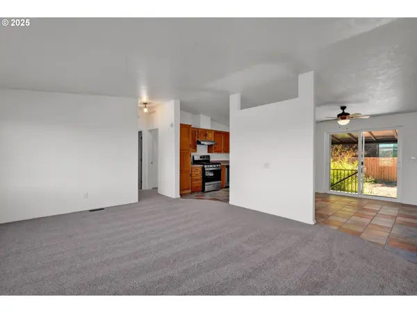 2545 W MILITARY AVE, Roseburg, OR 97471