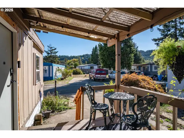 819 S COMSTOCK AVE #13, Sutherlin, OR 97479
