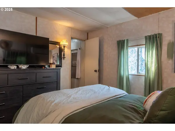 819 S COMSTOCK AVE #13, Sutherlin, OR 97479