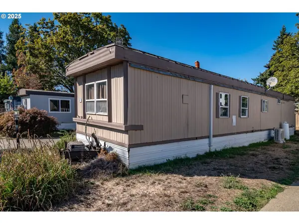 819 S COMSTOCK AVE #13, Sutherlin, OR 97479