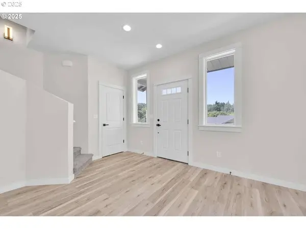 1028 FOREST HEIGHTS ST, Sutherlin, OR 97479