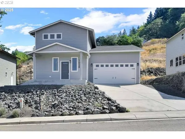 1028 FOREST HEIGHTS ST, Sutherlin, OR 97479