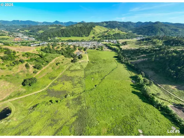 955 KESTER RD, Roseburg, OR 97470