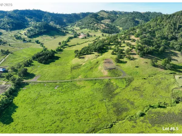 955 KESTER RD, Roseburg, OR 97470