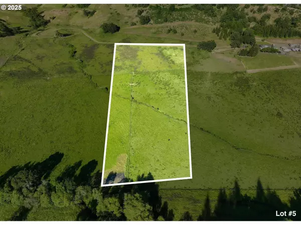 955 KESTER RD, Roseburg, OR 97470