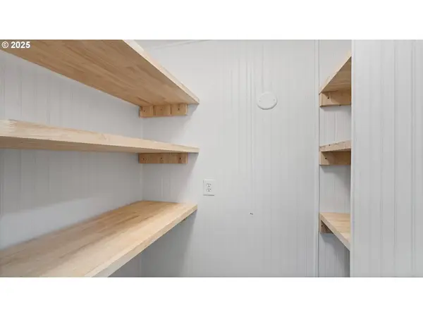 128 HOLLEY RD, Sweet Home, OR 97386