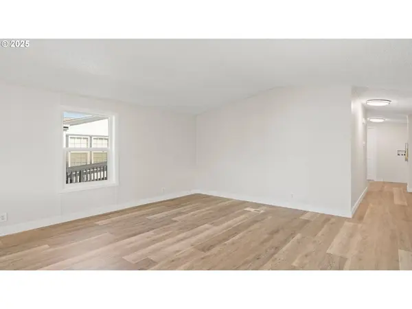 700 N MILL ST #109, Creswell, OR 97426