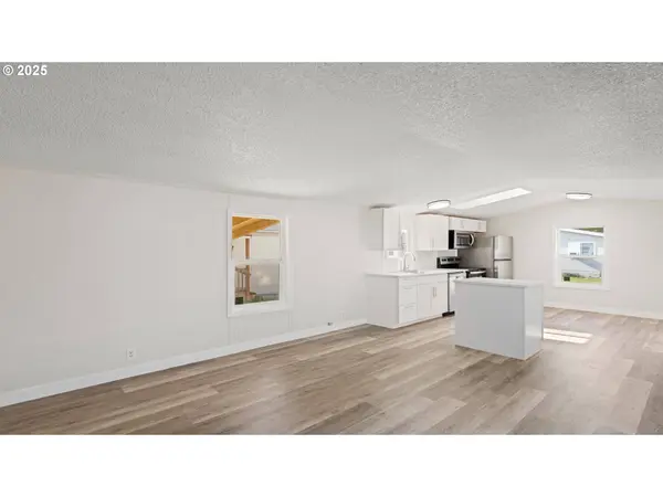 700 N MILL ST #109, Creswell, OR 97426