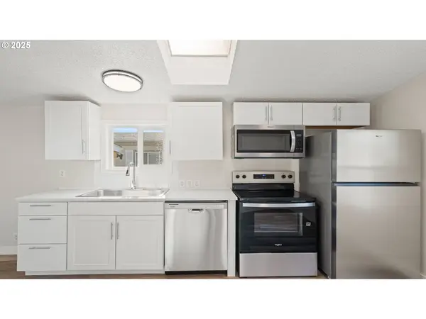 700 N MILL ST #109, Creswell, OR 97426