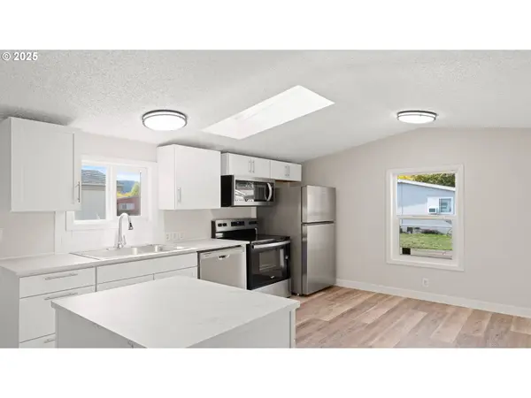 700 N MILL ST #109, Creswell, OR 97426